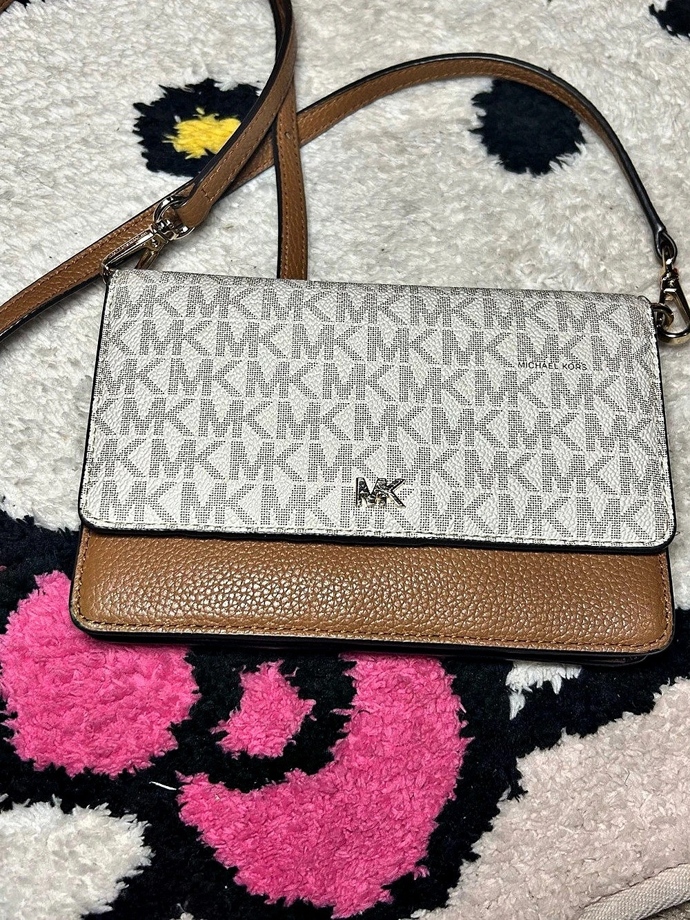 Michael Kors Jet Set Small Logo Smartphone Convertible Crossbody Bag
